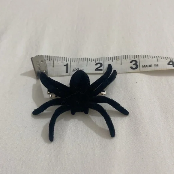 Spider Hair Clips- Black Widow - Picture 4 of 4